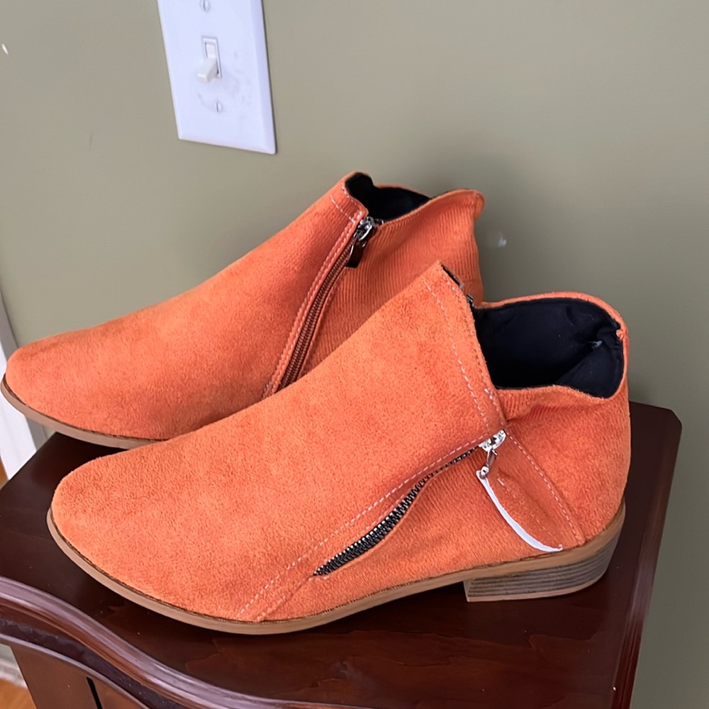 Casual Swede-like booties